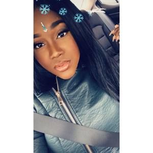 Meet your Posher, Markella